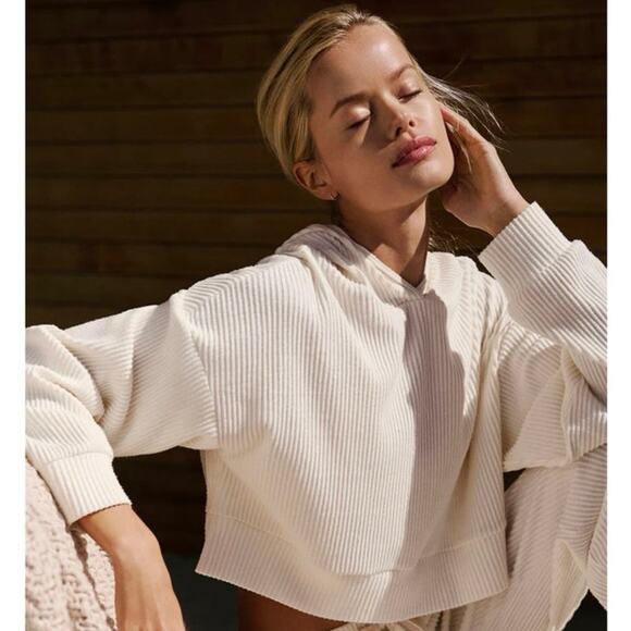 Alo Yoga Muse Hoodie Ivory Ribbed Cropped Pullover Soft Loungewear Studio Street - Picture 13 of 13